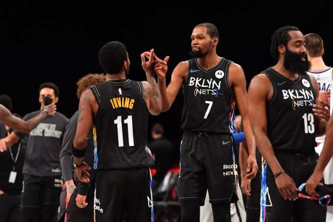 NBA季后赛焦点球员精彩表现（NBA季后赛明星球员高光时刻）