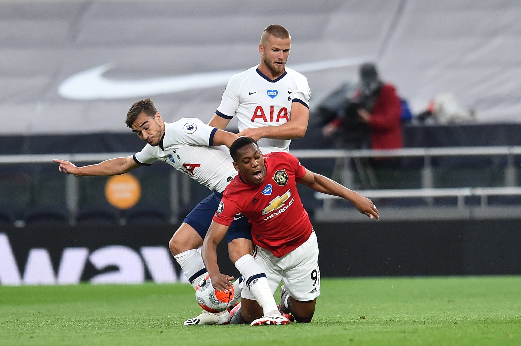 库普梅纳斯：我们想拿意杯冠军，但接下来要专注踢那不勒斯（库普梅纳斯：意杯夺冠是目标，眼下全力备战那不勒斯）