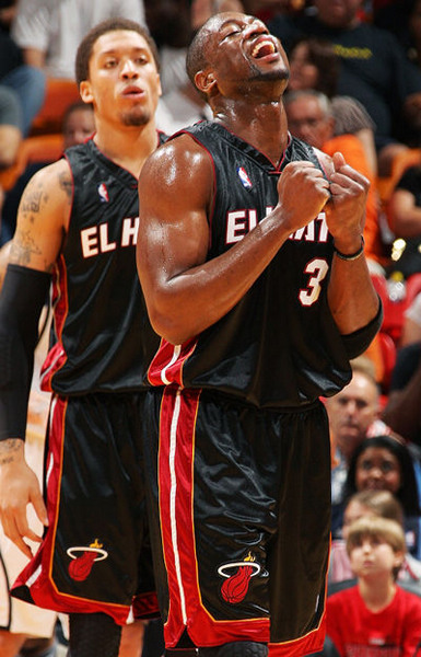 🔥梦回巅峰！哈登三分16中10轰赛季新高55分（💥三分雨倾盆！哈登外线16投10中狂飙赛季新高55分）