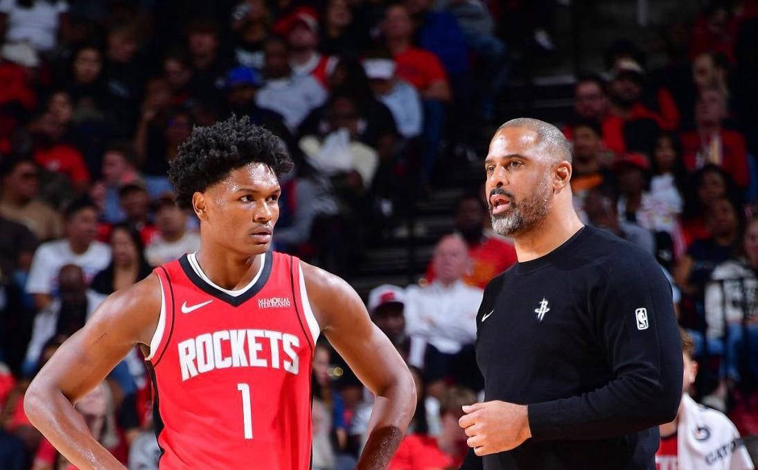 球星突破防线送出助攻（球星强突防线奉献助攻）