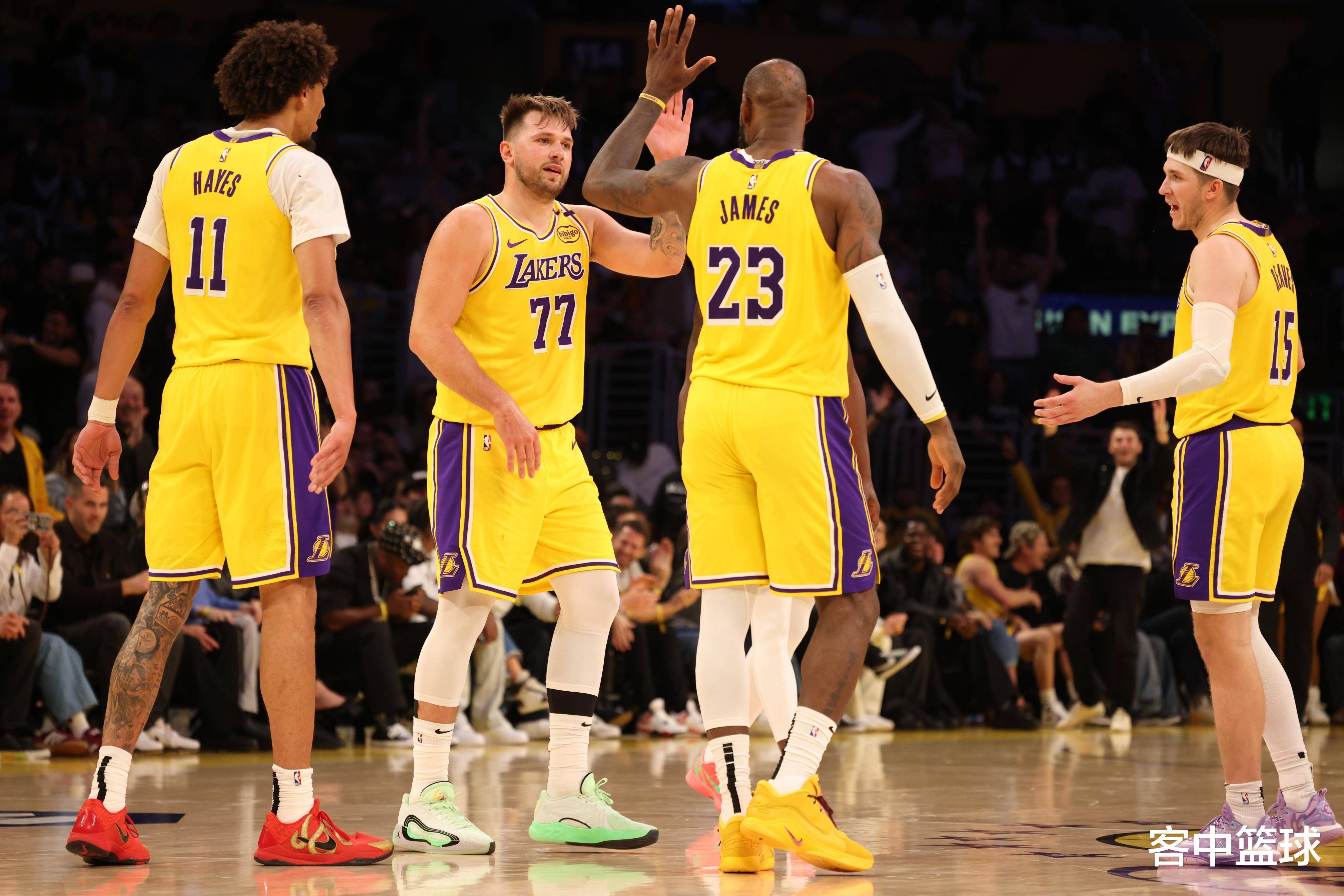 第一节比赛还剩30.3秒！首钢叫暂停，江苏22比28北京（首节还剩30.3秒，首钢请求暂停：江苏22-28北京）