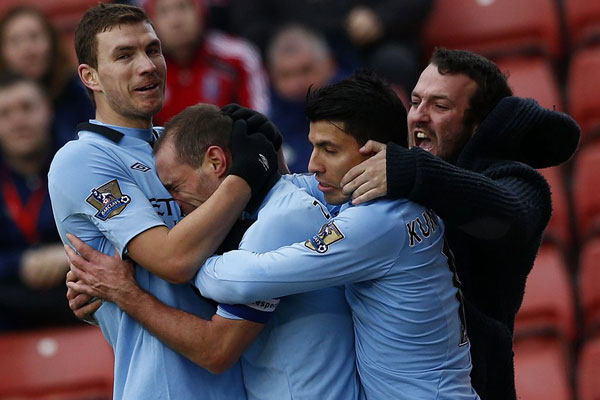 天空：维萨未随布伦特福德前往客场参加比赛，他仍渴望离队（天空：维萨缺席布伦特福德客场之旅，仍有离队意愿）