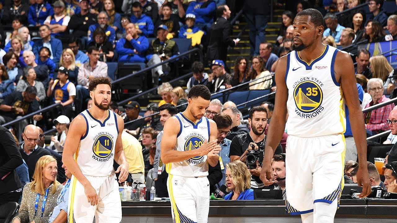 西亚卡姆和杰克逊半场均得分上双，二人合砍27分（西亚卡姆与杰克逊半场双双得分上双，共取27分）