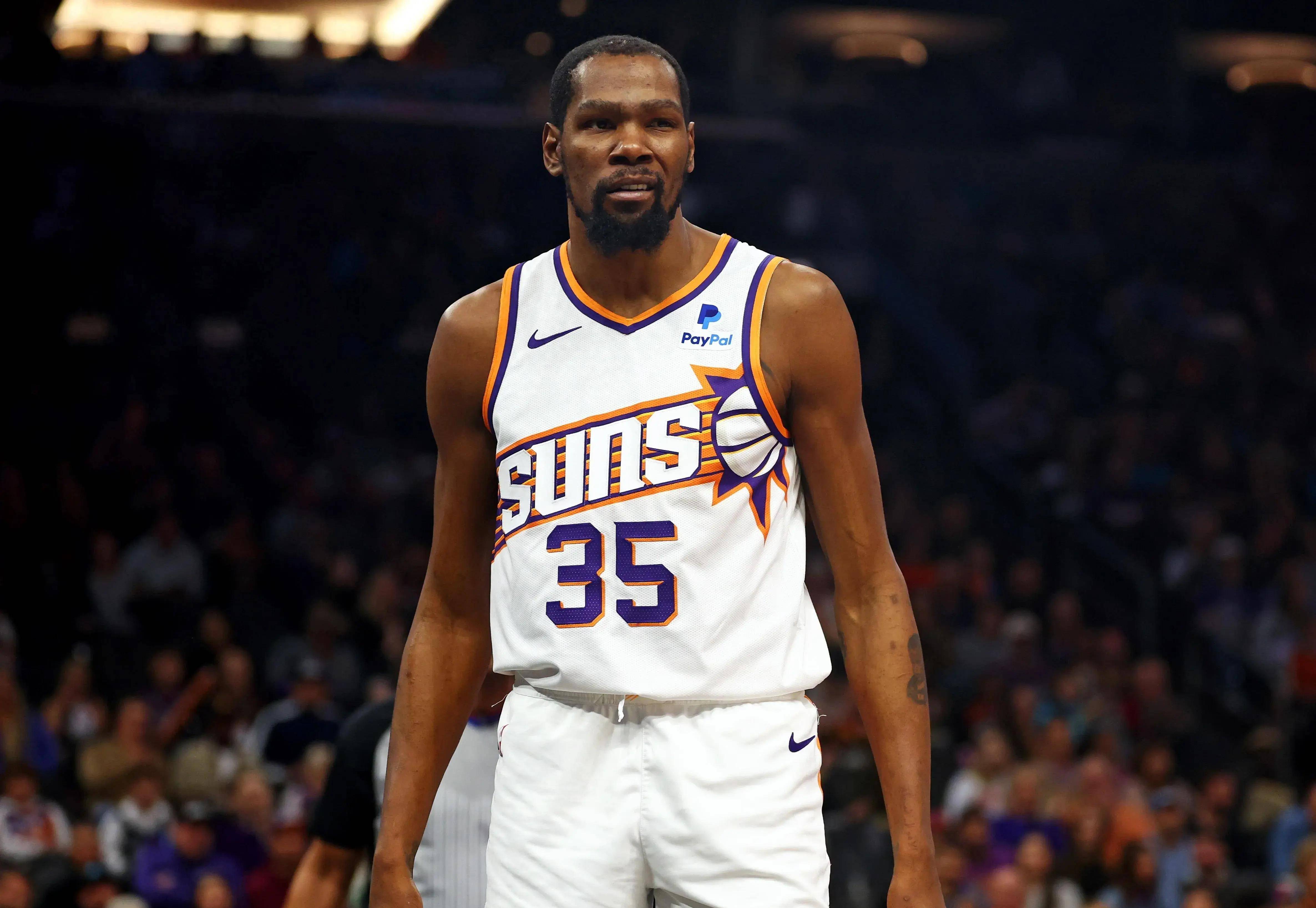 官方：除了被停赛一场之外，阿莱格里还被罚款1万欧元（官方通报：阿莱格里被禁赛一场并罚款1万欧元）