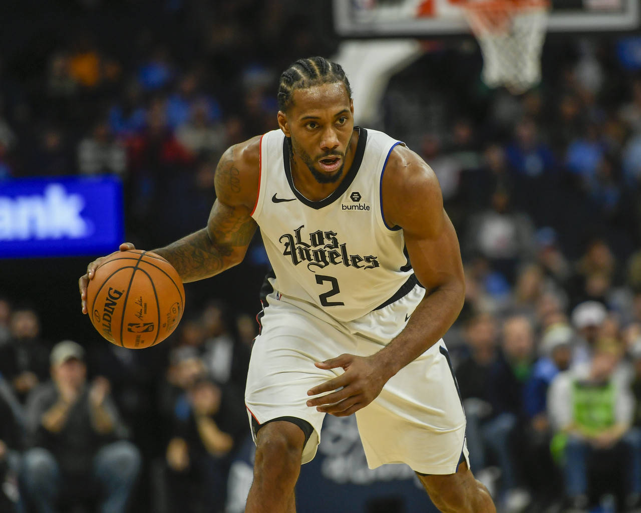 欧冠积分榜分析：小组晋级形势紧张,（欧冠形势解读：小组出线争夺白热化）