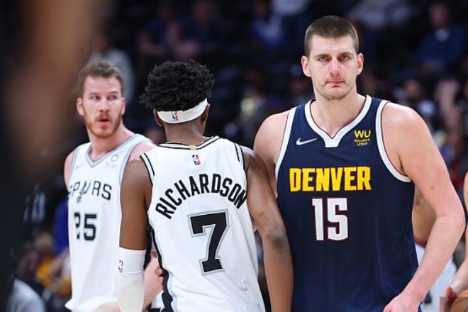 发生什么了？尼日利亚主帅和民主刚果主帅在赛后互相推搡（赛后爆发冲突：尼日利亚与刚果（金）主帅互相推搡）